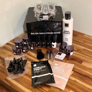 NAILBOO Dipped Gel Nail Kit - 5 colors - Soaking Dish NWT Never Used